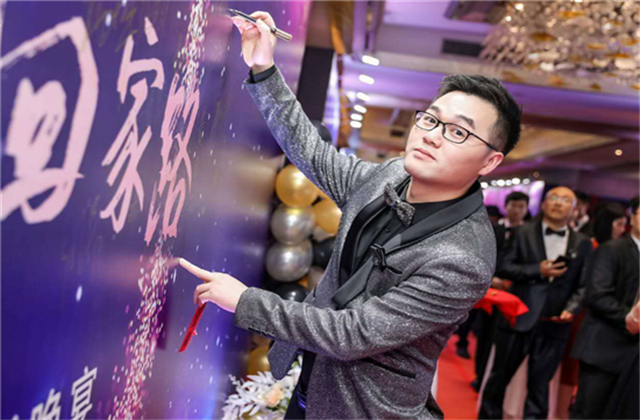 【高光“疫”事】勇敢逆行的特殊“网约车”——环球36090后，用信念打通生命运输线